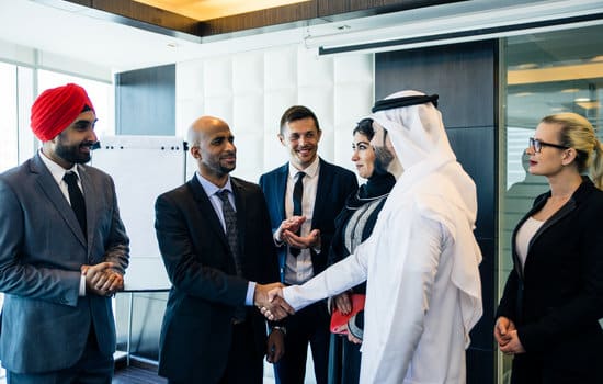 Business in Saudi Arabia for Foreigners Advantages